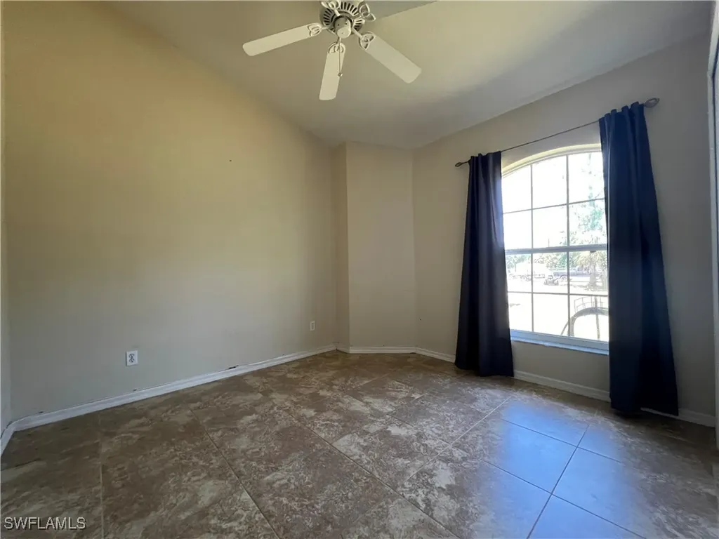 2810 6th Avenue NE Naples FL 34120