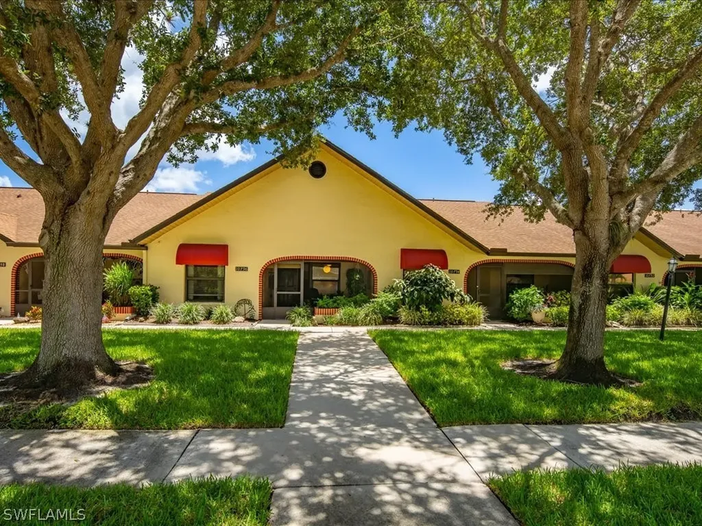 Naples FL, 10796 Regent Circle, Unit 403