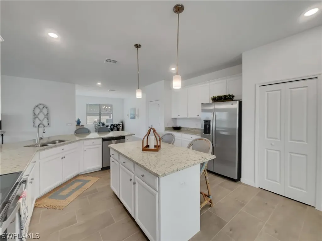 3248 Menores Way Fort Myers FL 33905