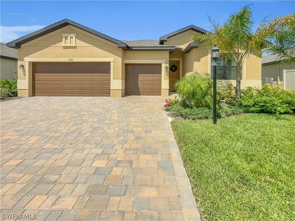 3248 Menores Way Fort Myers FL 33905