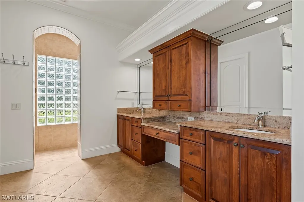1921 Oakes Boulevard Naples FL 34119