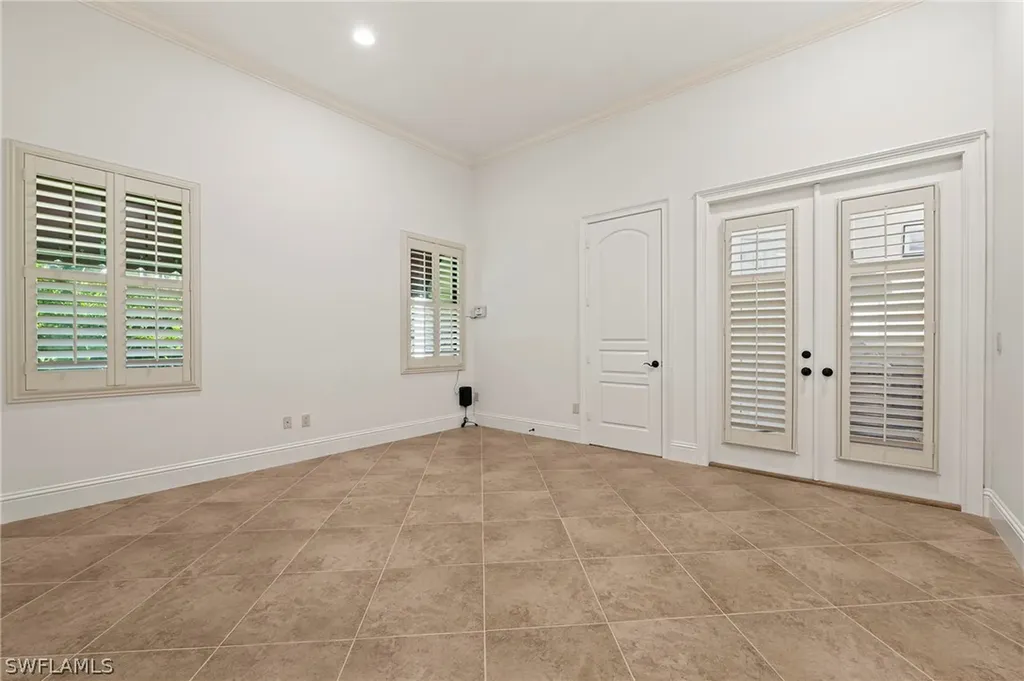 1921 Oakes Boulevard Naples FL 34119
