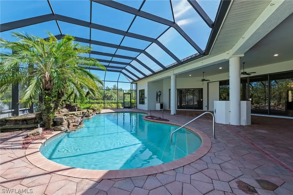 1921 Oakes Boulevard Naples FL 34119