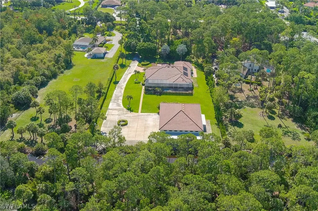 1921 Oakes Boulevard Naples FL 34119