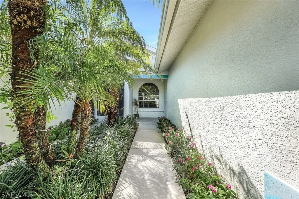 6208 Shadowood Circle Naples FL 34112