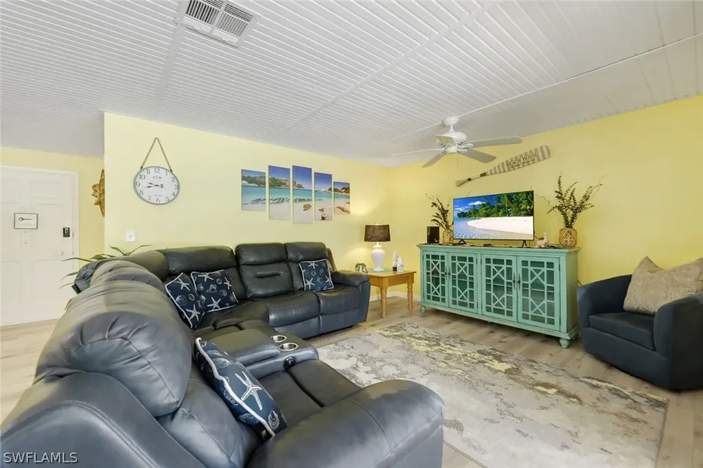 4820 SW 2nd Place Cape Coral FL 33914