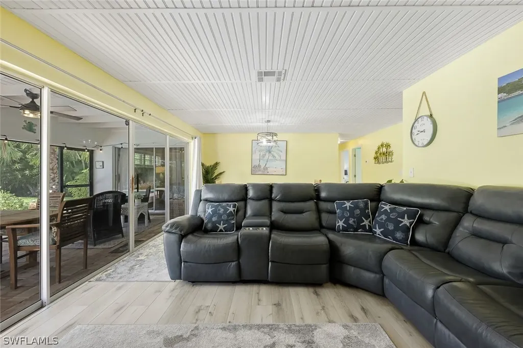 4820 SW 2nd Place Cape Coral FL 33914