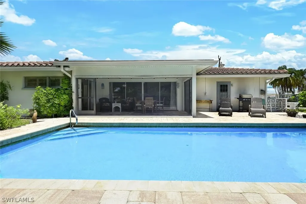 4820 SW 2nd Place Cape Coral FL 33914