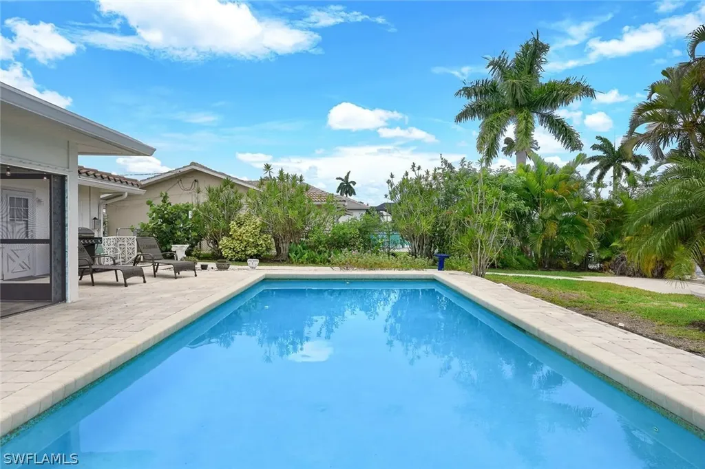 4820 SW 2nd Place Cape Coral FL 33914