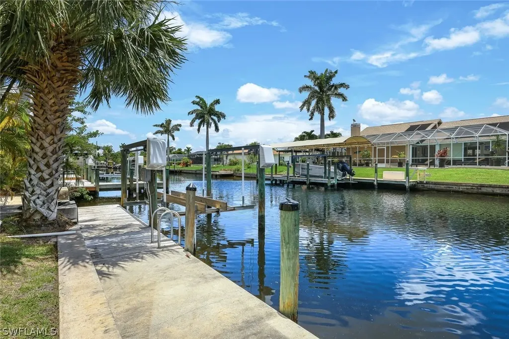 4820 SW 2nd Place Cape Coral FL 33914
