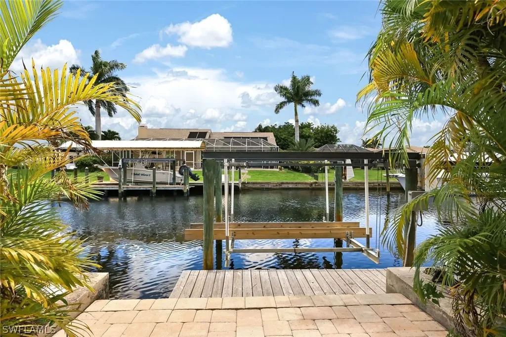 4820 SW 2nd Place Cape Coral FL 33914