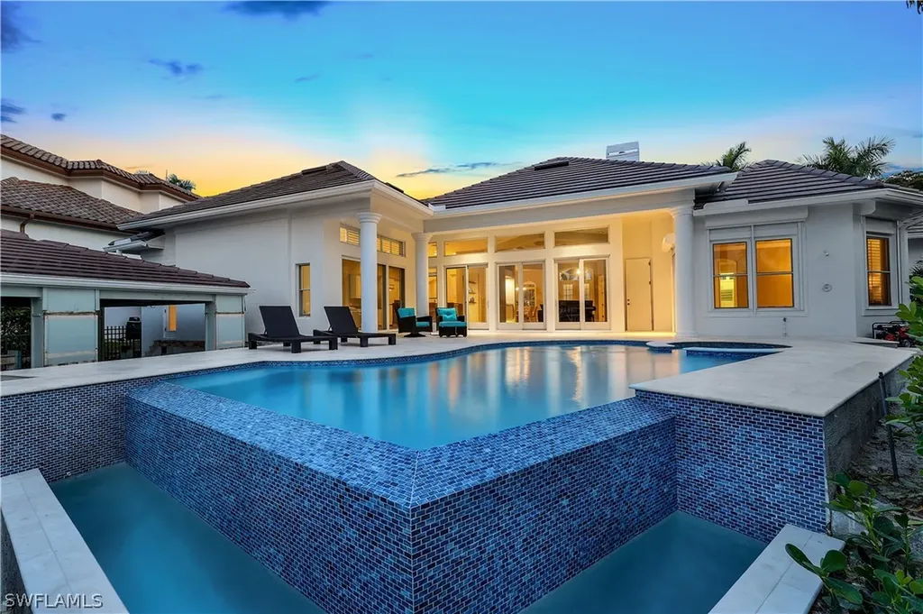 255 Bay Point Naples FL 34103