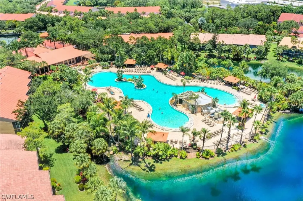 Naples FL, 2395 Bayou Lane, Unit 7