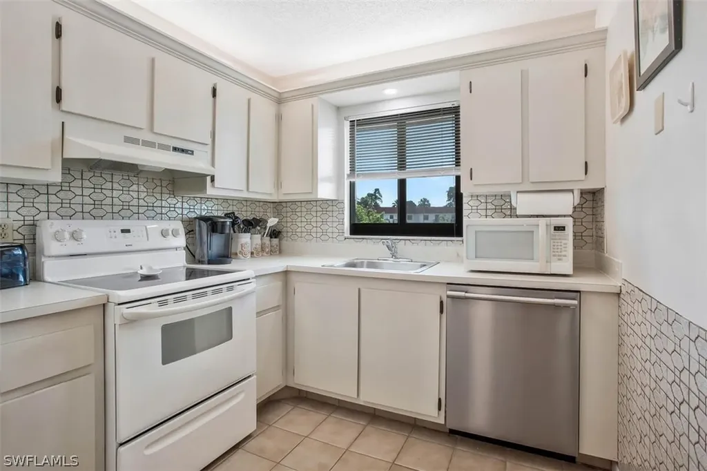 4239 27th Court SW Naples FL 34116