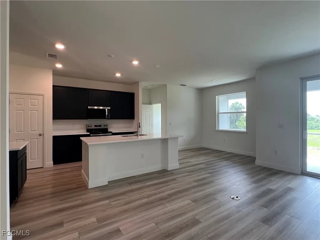 4024 NW 41st Avenue Cape Coral FL 33993