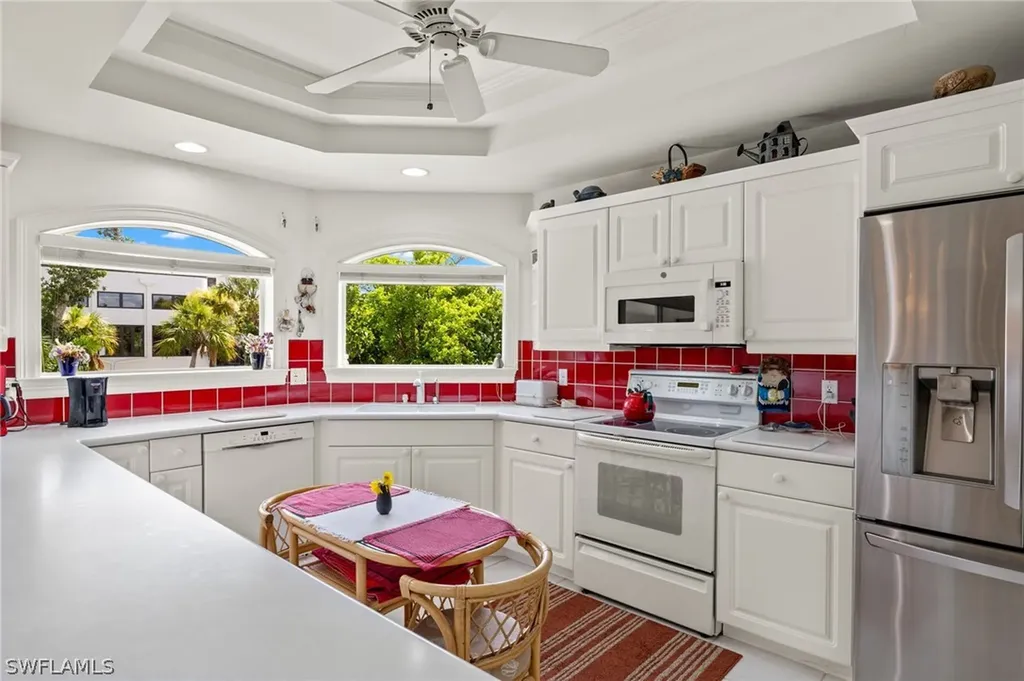 628 Lake Murex Circle Sanibel FL 33957