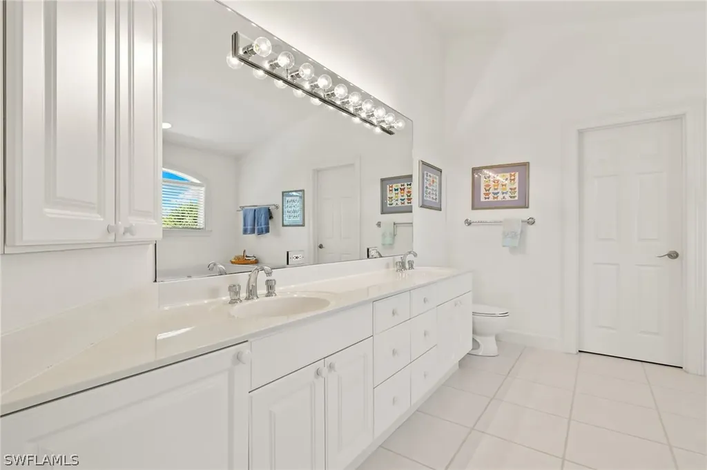 628 Lake Murex Circle Sanibel FL 33957