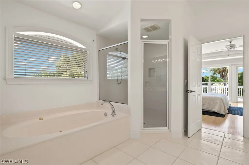 628 Lake Murex Circle Sanibel FL 33957