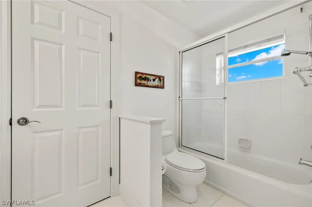 628 Lake Murex Circle Sanibel FL 33957