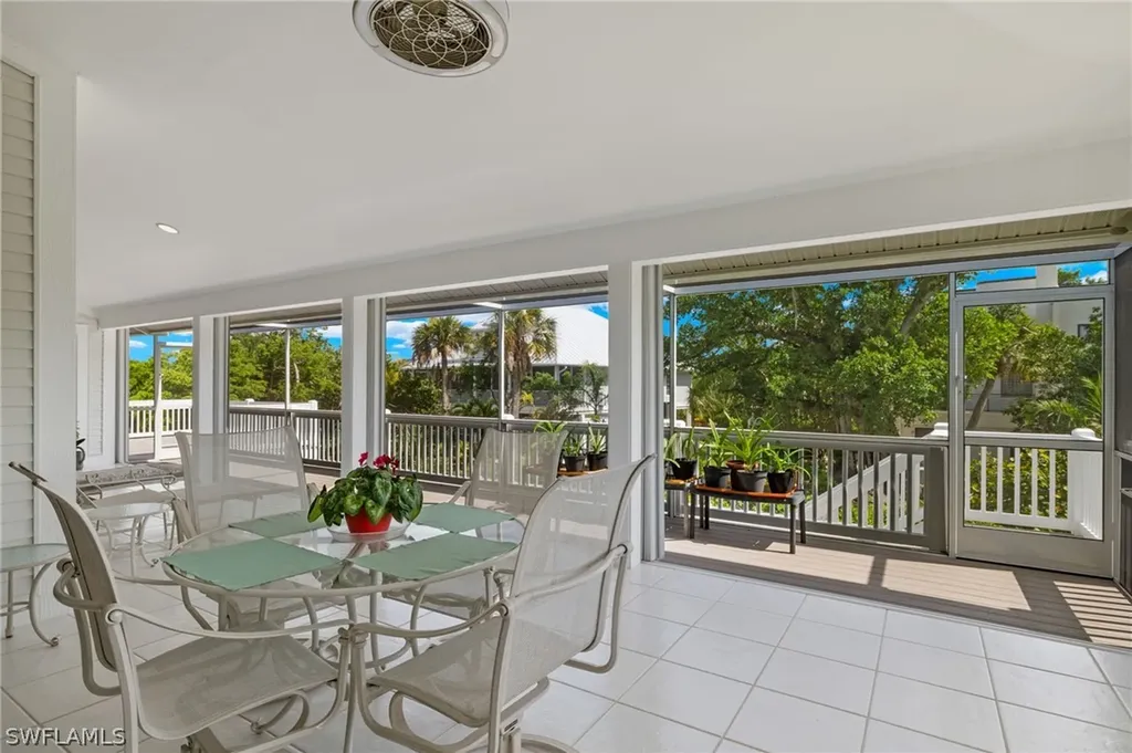 628 Lake Murex Circle Sanibel FL 33957