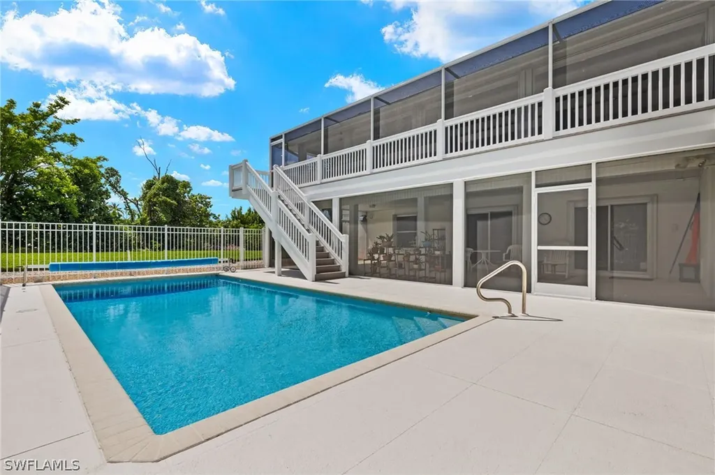 628 Lake Murex Circle Sanibel FL 33957