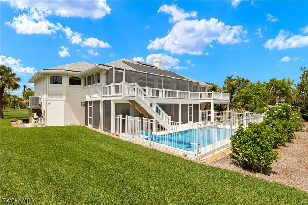 628 Lake Murex Circle Sanibel FL 33957