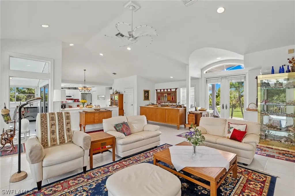 628 Lake Murex Circle Sanibel FL 33957