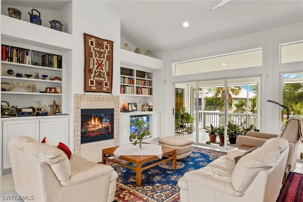 628 Lake Murex Circle Sanibel FL 33957