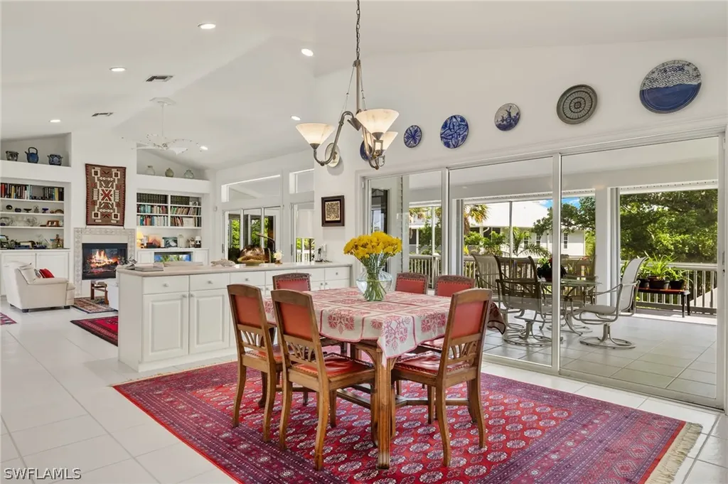 628 Lake Murex Circle Sanibel FL 33957