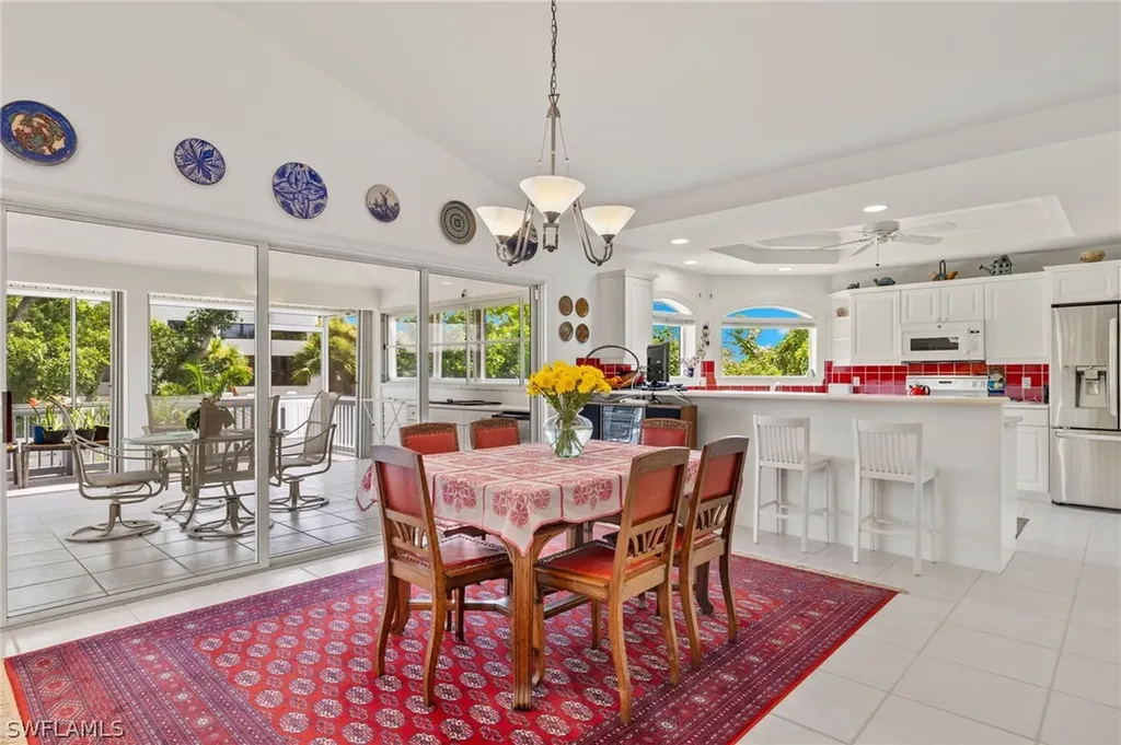 628 Lake Murex Circle Sanibel FL 33957