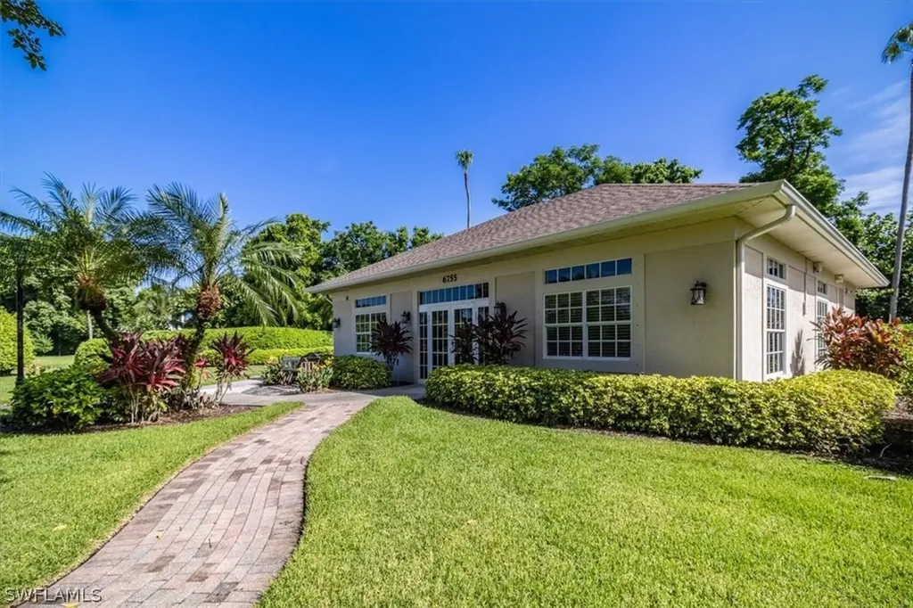 6498 Ilex Circle Naples FL 34109