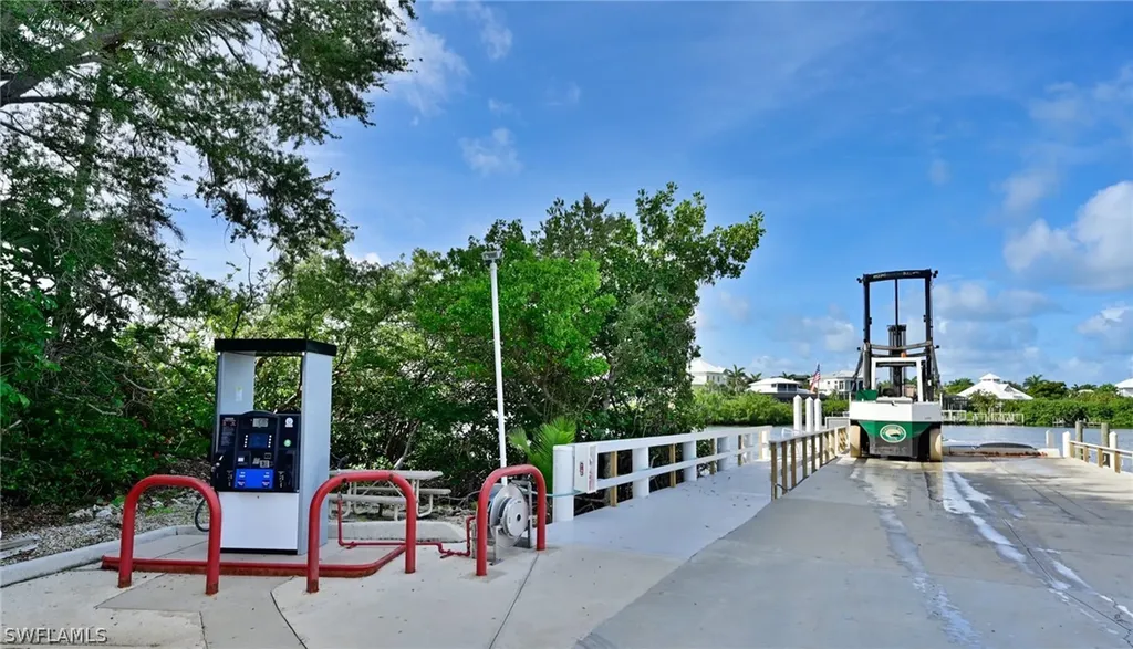 5025 Bonita Beach Road SW Bonita Springs FL 34134