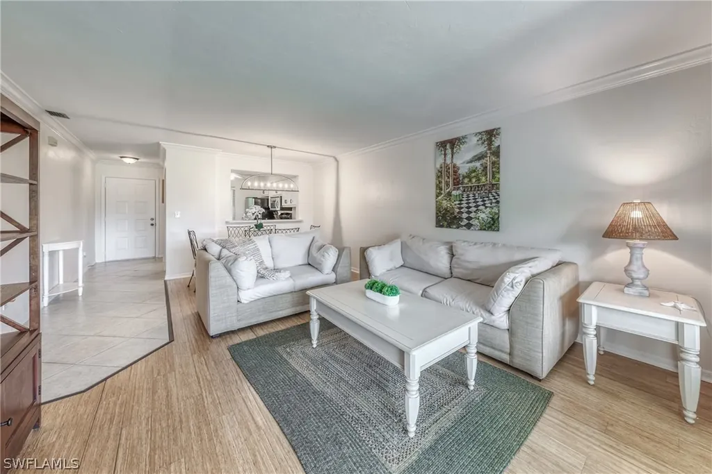 228 Fox Glen Drive Naples FL 34104