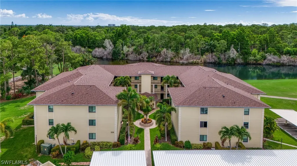 228 Fox Glen Drive Naples FL 34104