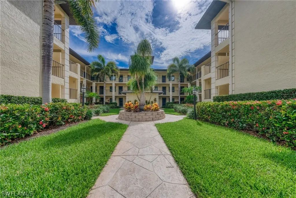 228 Fox Glen Drive Naples FL 34104