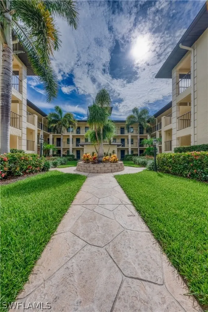 228 Fox Glen Drive Naples FL 34104