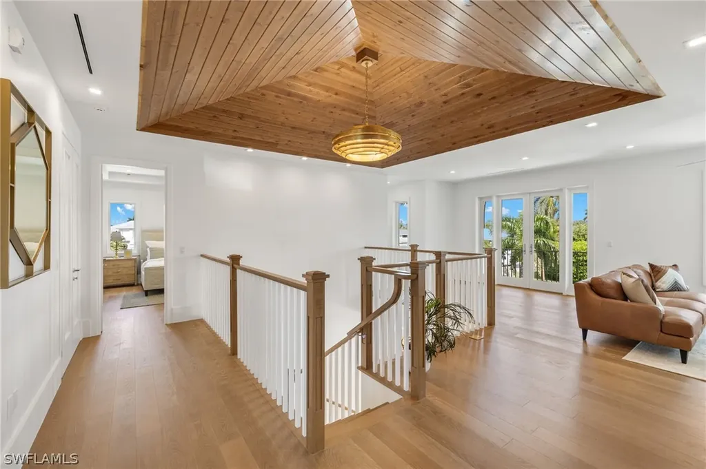 1800 Snook Drive Naples FL 34102