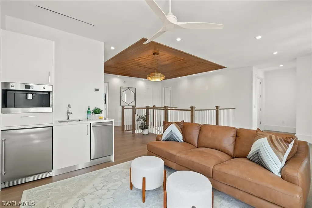 1800 Snook Drive Naples FL 34102