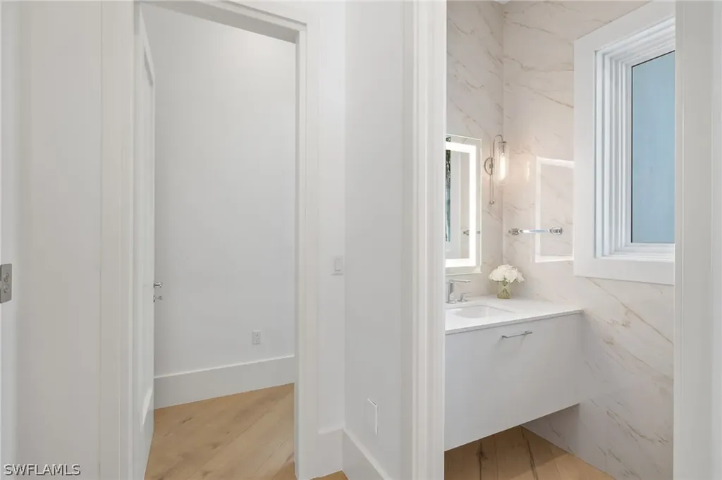 1800 Snook Drive Naples FL 34102