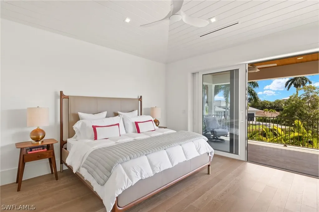 1800 Snook Drive Naples FL 34102