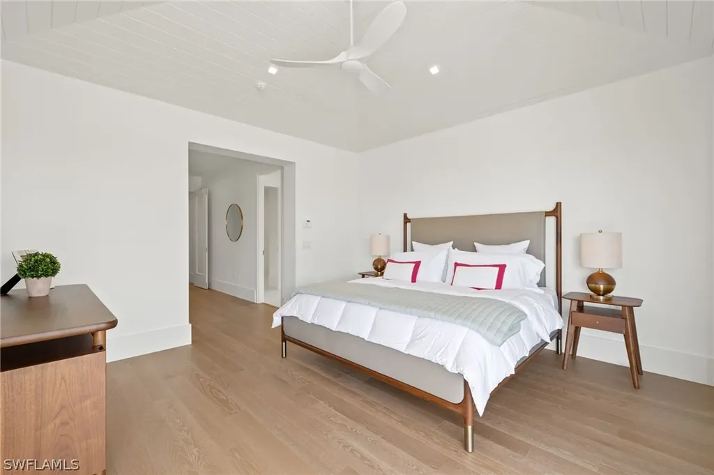 1800 Snook Drive Naples FL 34102