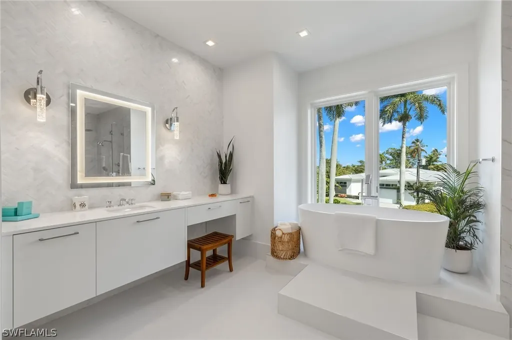 1800 Snook Drive Naples FL 34102