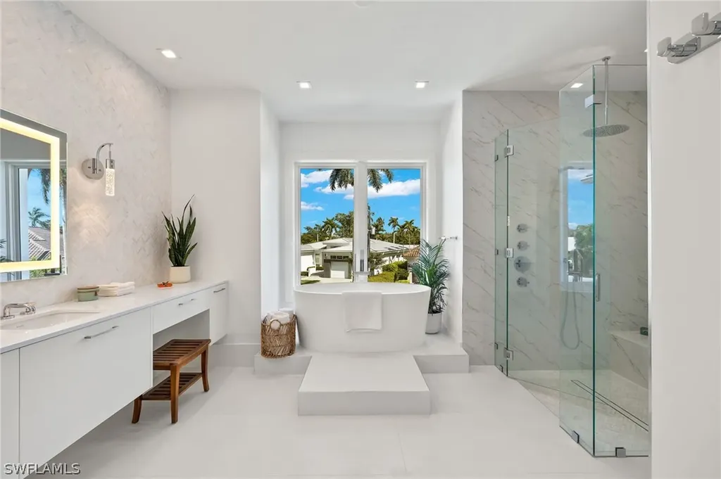 1800 Snook Drive Naples FL 34102