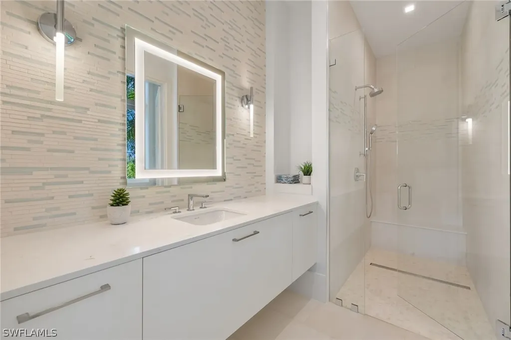 1800 Snook Drive Naples FL 34102