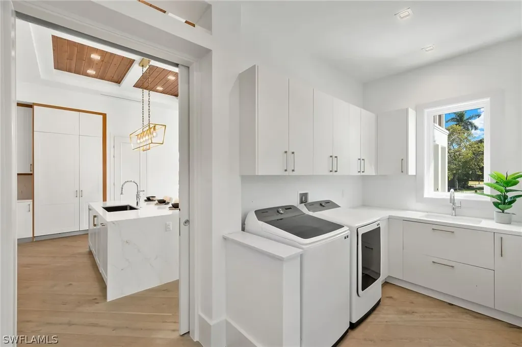 1800 Snook Drive Naples FL 34102