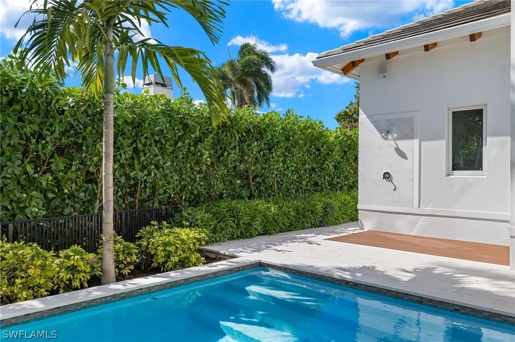 1800 Snook Drive Naples FL 34102