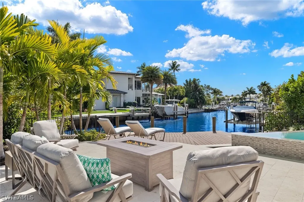 1800 Snook Drive Naples FL 34102