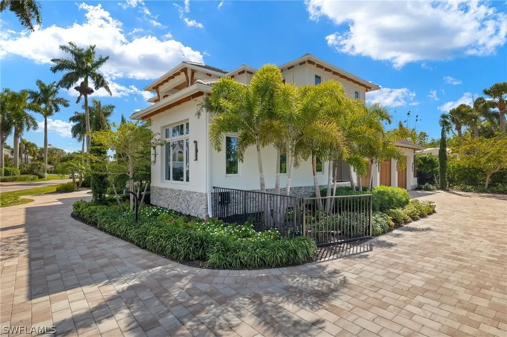 1800 Snook Drive Naples FL 34102