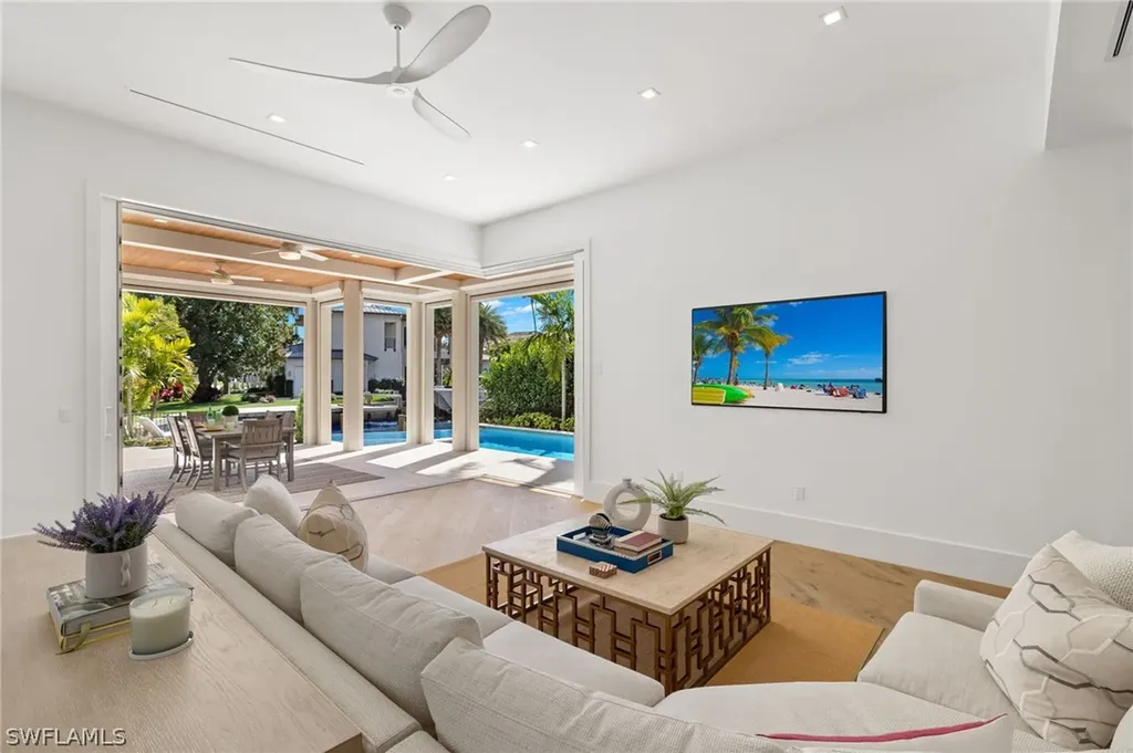 1800 Snook Drive Naples FL 34102