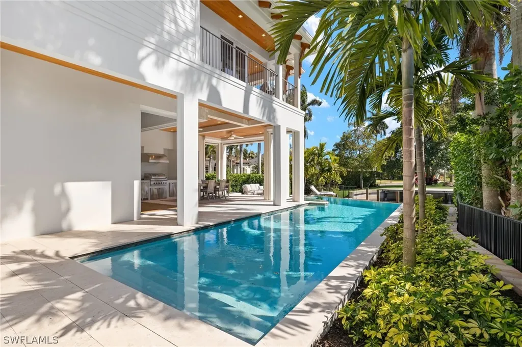 1800 Snook Drive Naples FL 34102